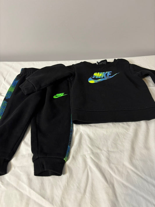 #90: Nike Toddler Outfit (2 Piece Set, Size 12–18 Months)