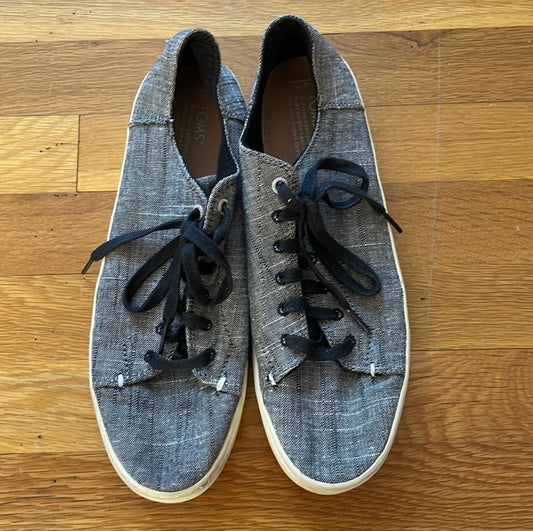 TOMS mens 11 black canvas shoe