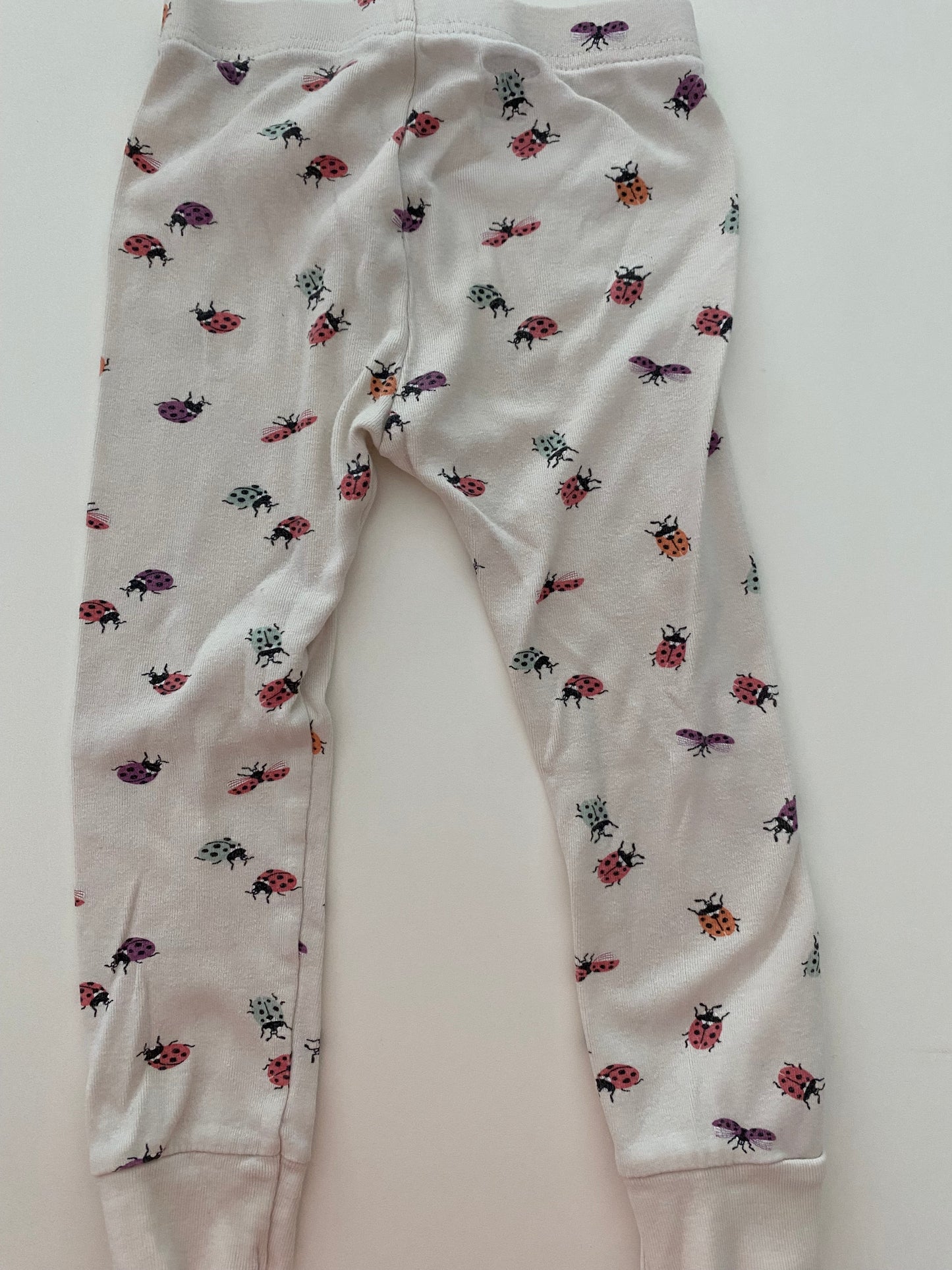 #84B-Old Navy snug as a bug pajamas, Girls 3T, GUC