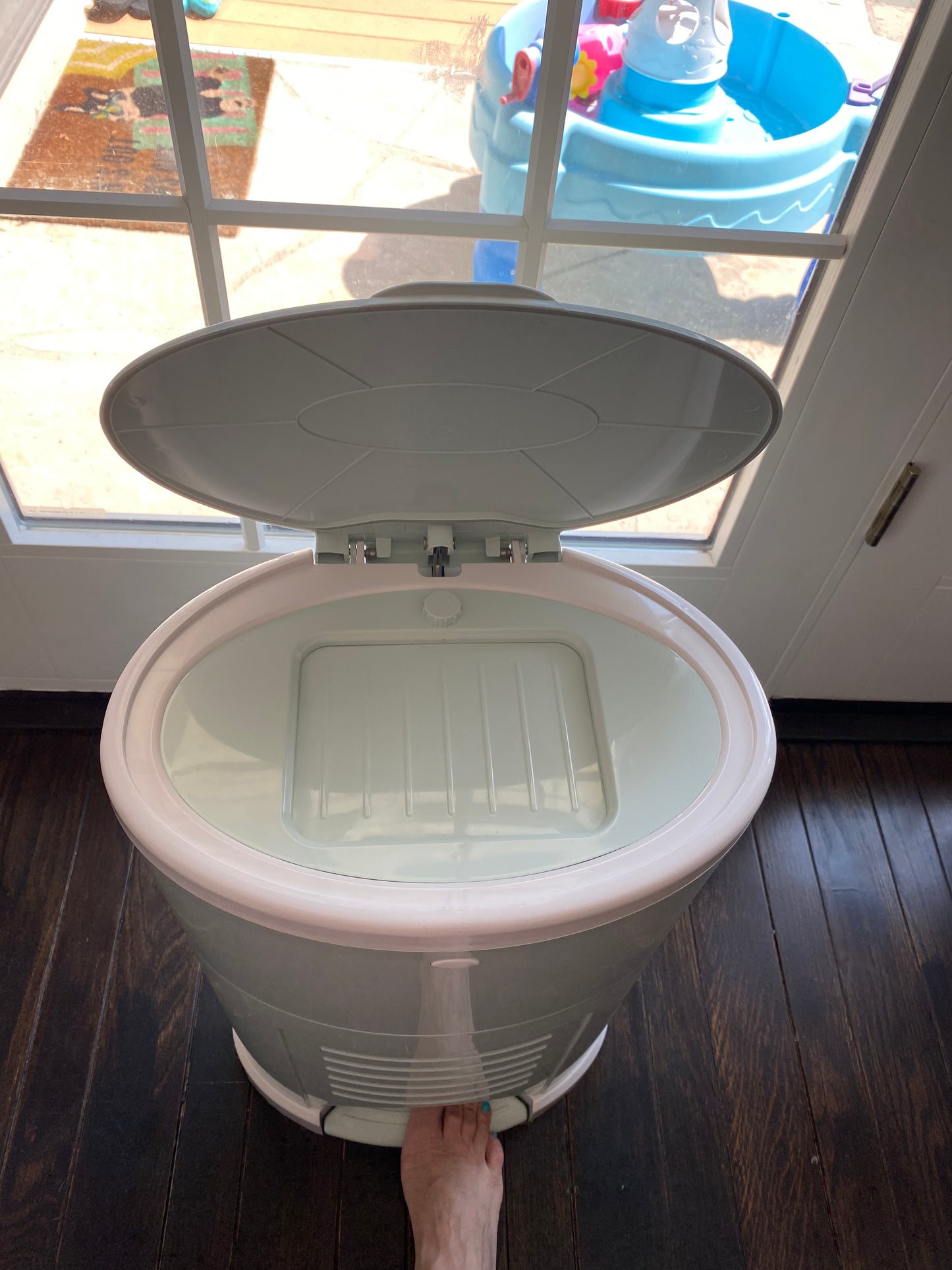 #117, Dekor mint green baby diaper pail, GUC