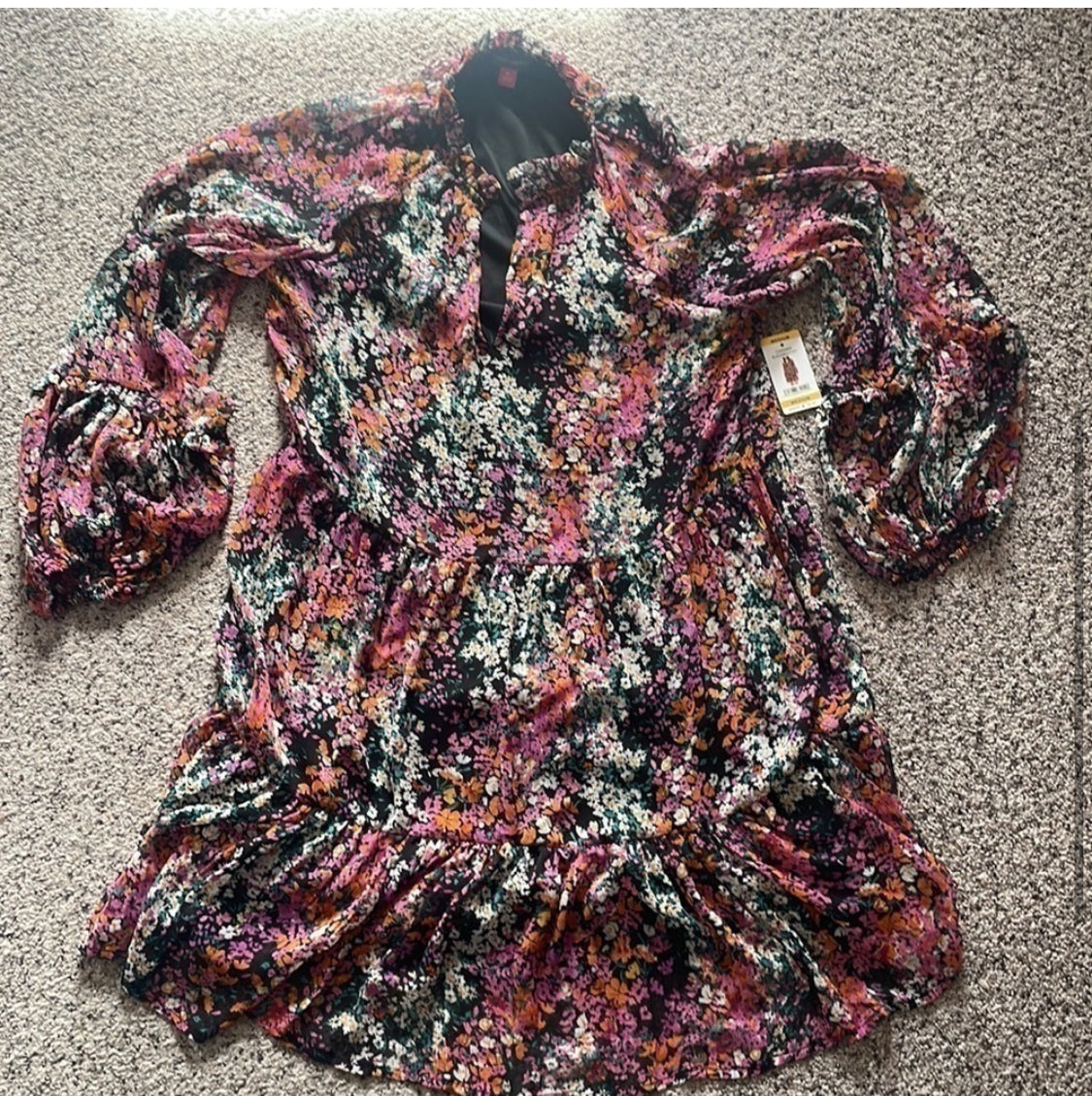 #116 NWT VINCE CAMUTO Three Tier Mini Dress in Black Multi Color medium