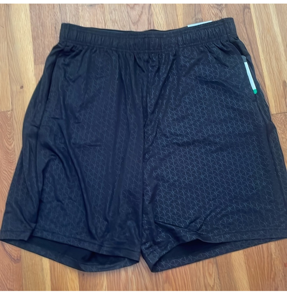 #116 NWT 90 degrees by Reflex embossed Flex Short Large Black