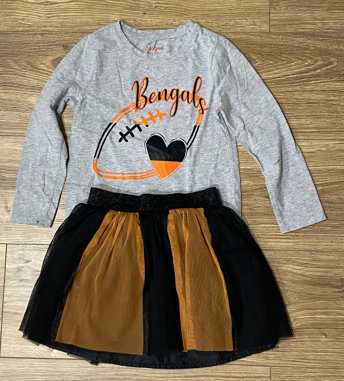 Seller #100 Girls Size XS 4/5 Cat and Jack Bengals Outfit