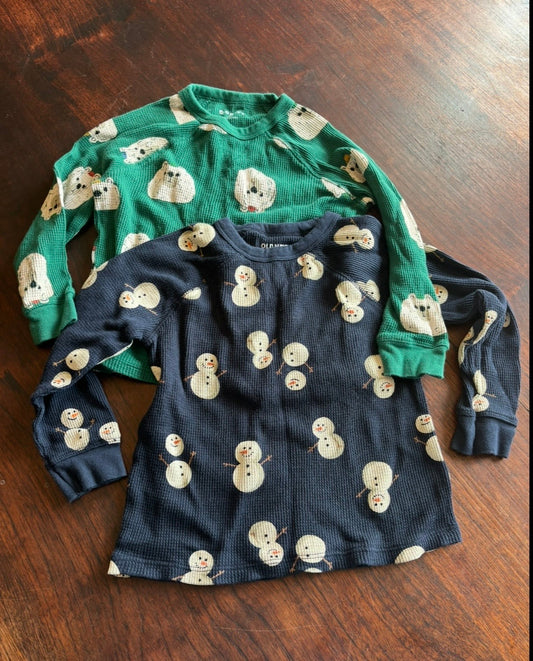 #44 Old Navy Boy's holiday thermal shirts size 4T