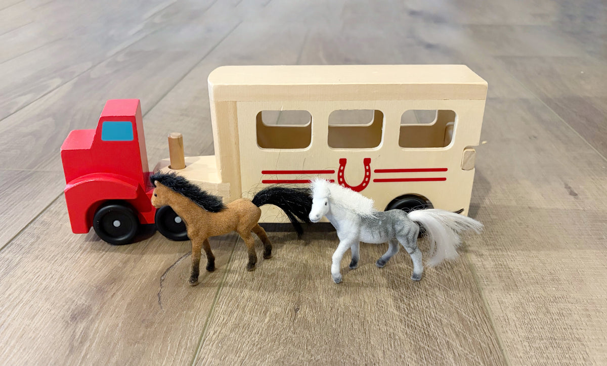 #96 | Melissa & Doug Horse Carrier