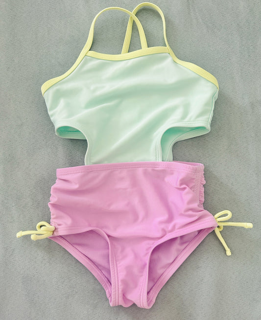 #15 Old Navy 3t Swimsuit VGUC