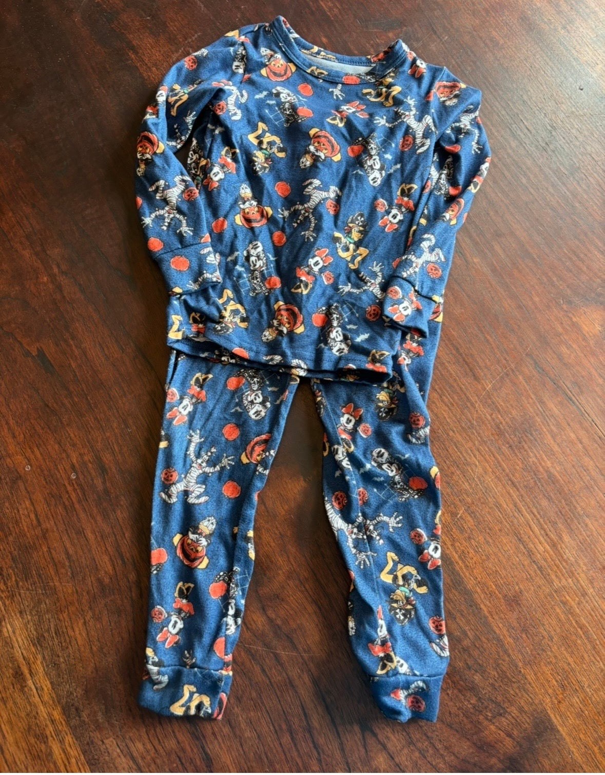 #44 Boys 5t Mickey Halloween/Holiday Jammie set
