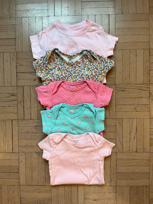 #195 Girls 6 month short sleeve onesie/bodysuit bundle, 5 total