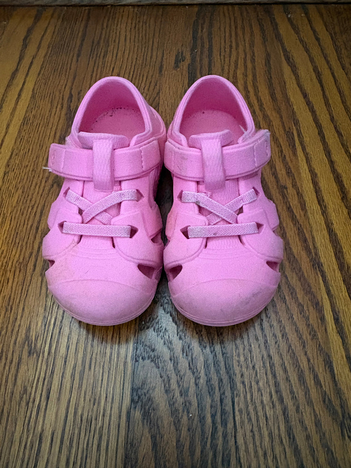 #34 7t Stride Rite Posiden Shoe in Pink
