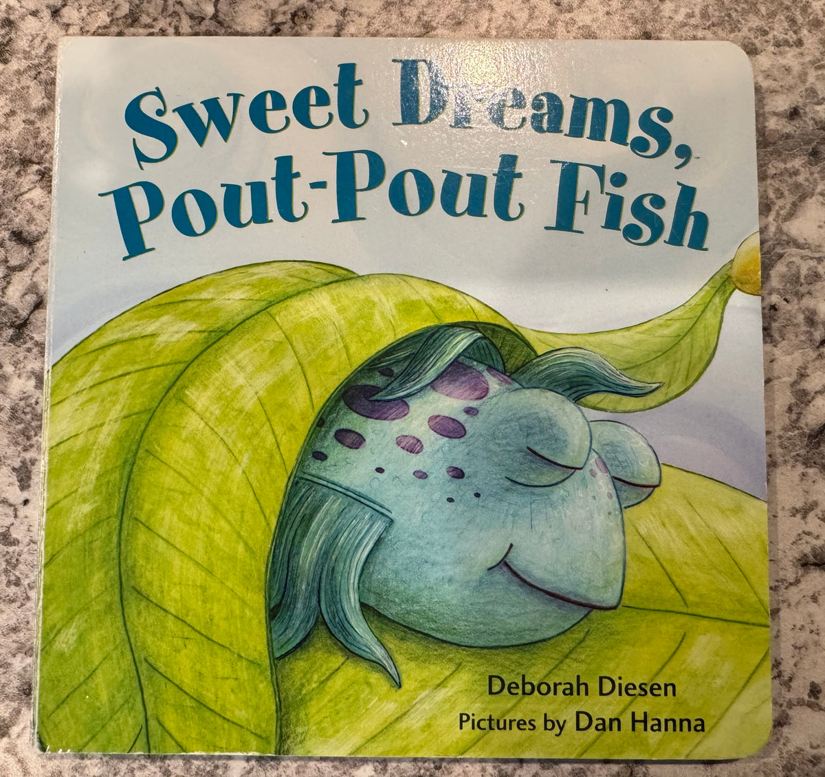 #107 Sweet Dreams Pout Pout Fish (board book)