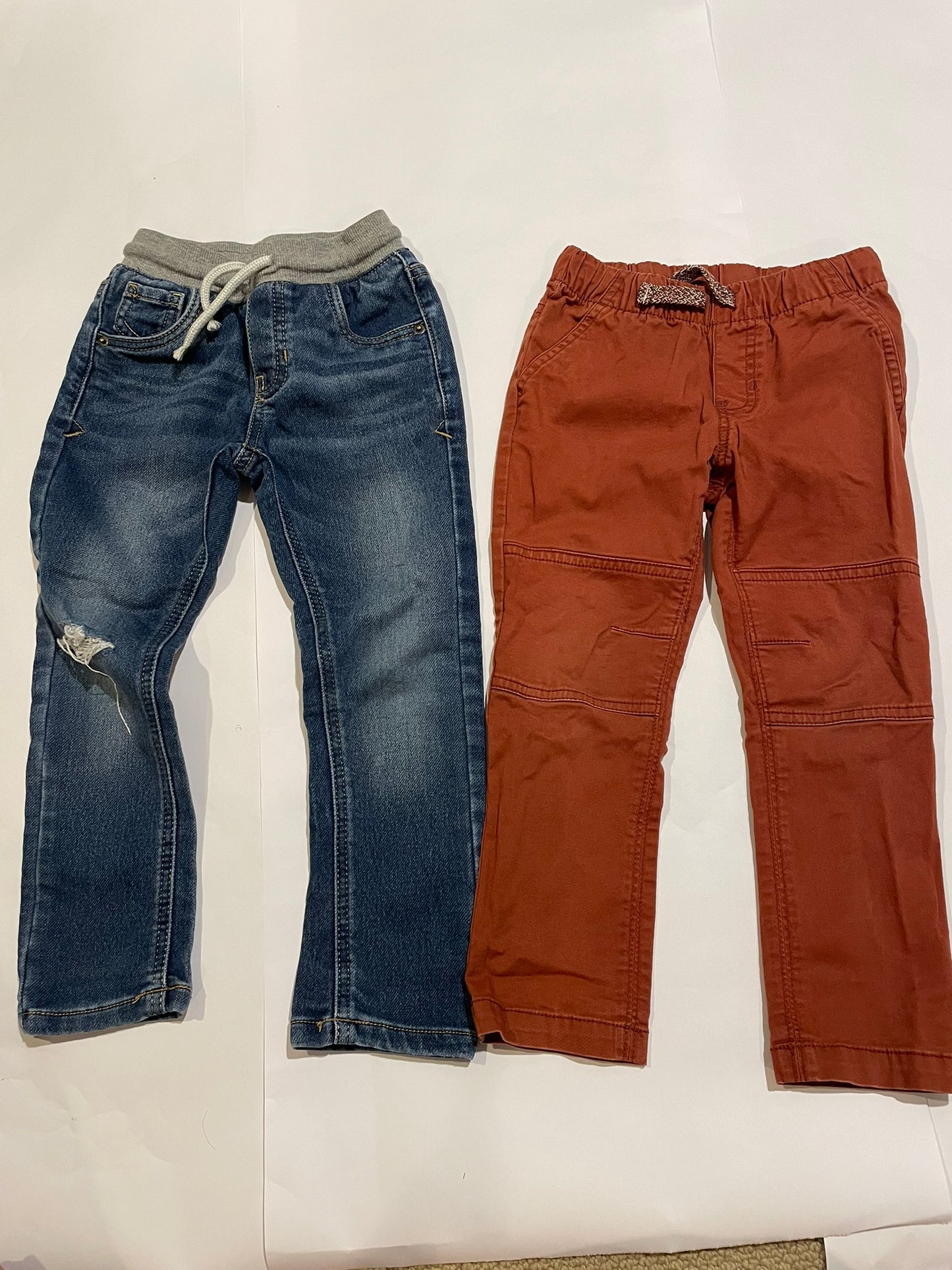 #126 Boys Cat & Jack Set 2 Pants 4T Burnt Orange & Jeans GUC
