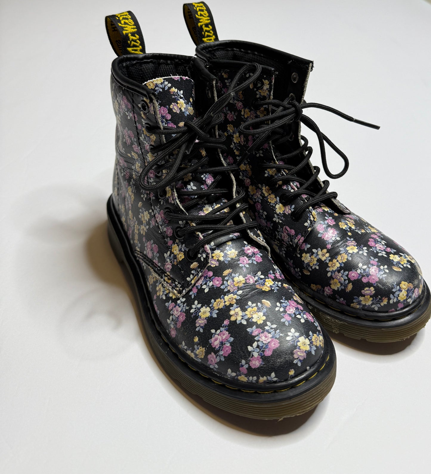 Seller 89 Girls Size 1 Floral Doc Martens
