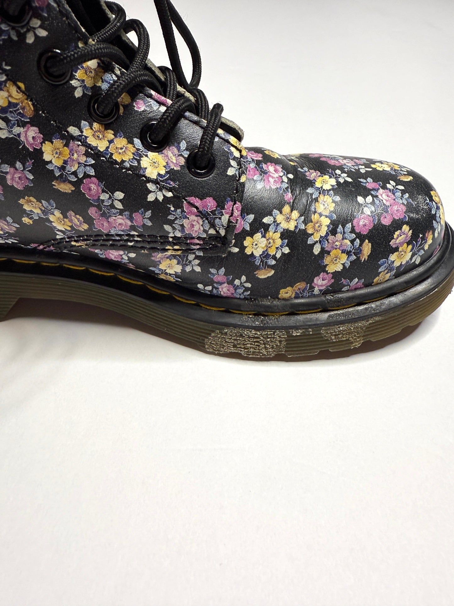 Seller 89 Girls Size 1 Floral Doc Martens