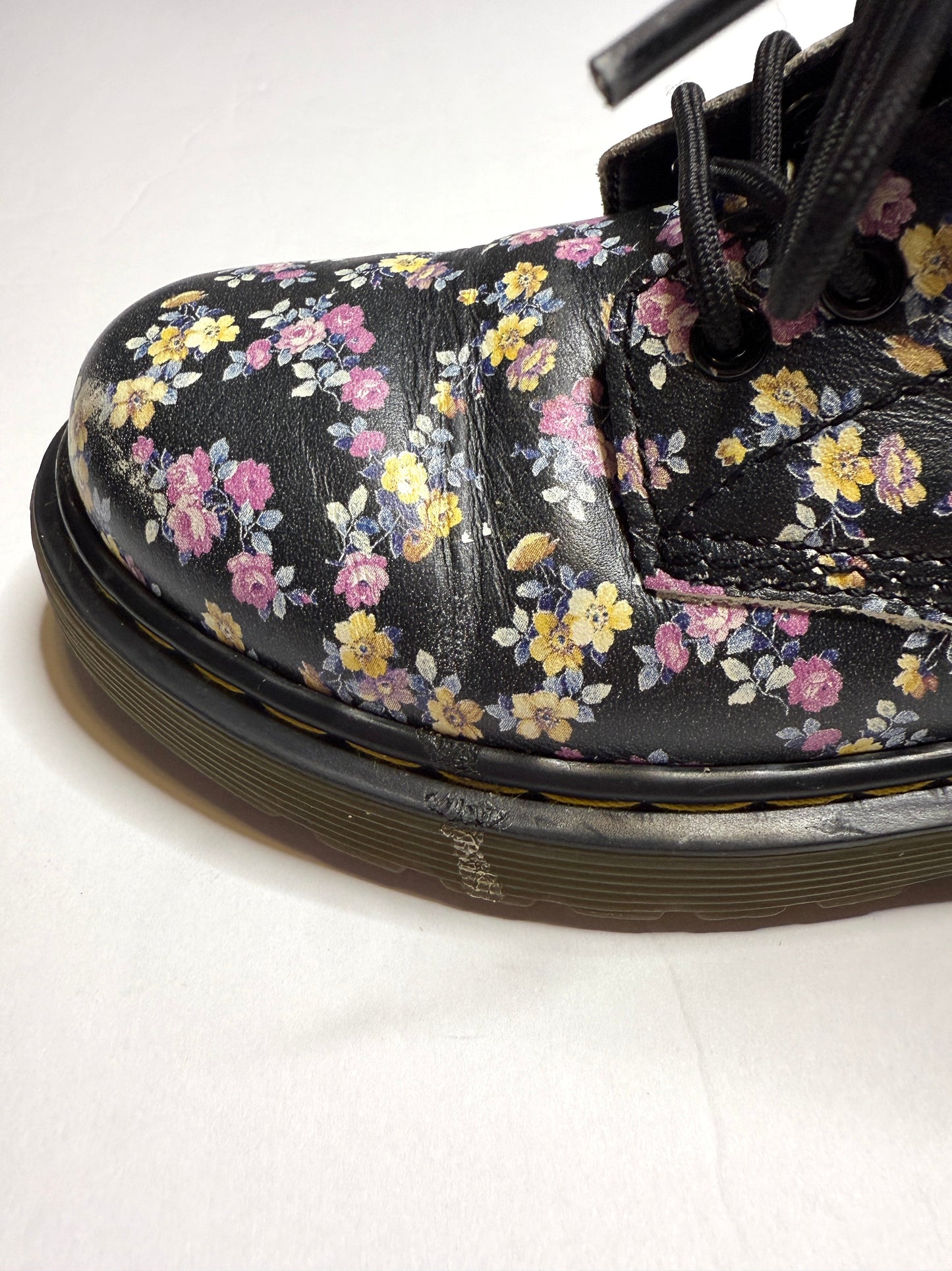 Seller 89 Girls Size 1 Floral Doc Martens