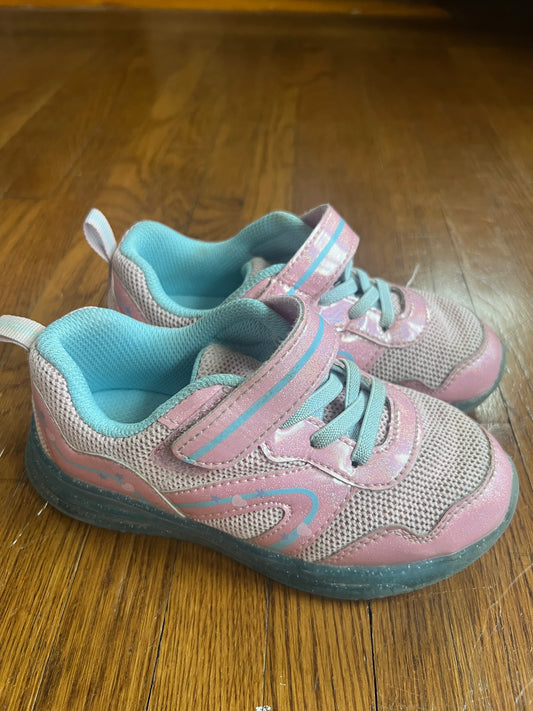 Size 11 pink and blue light up gym shoes GUC PPU 45212