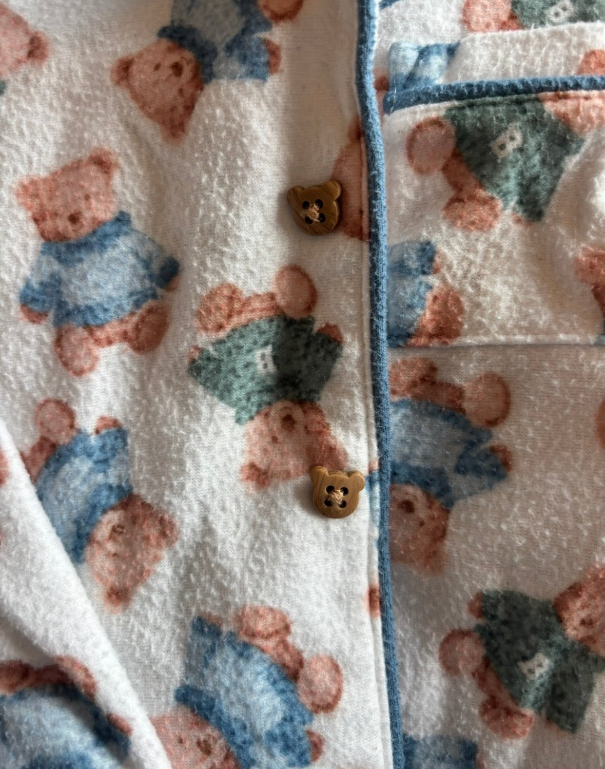 #44 Bear Paw Pajama set size 4T