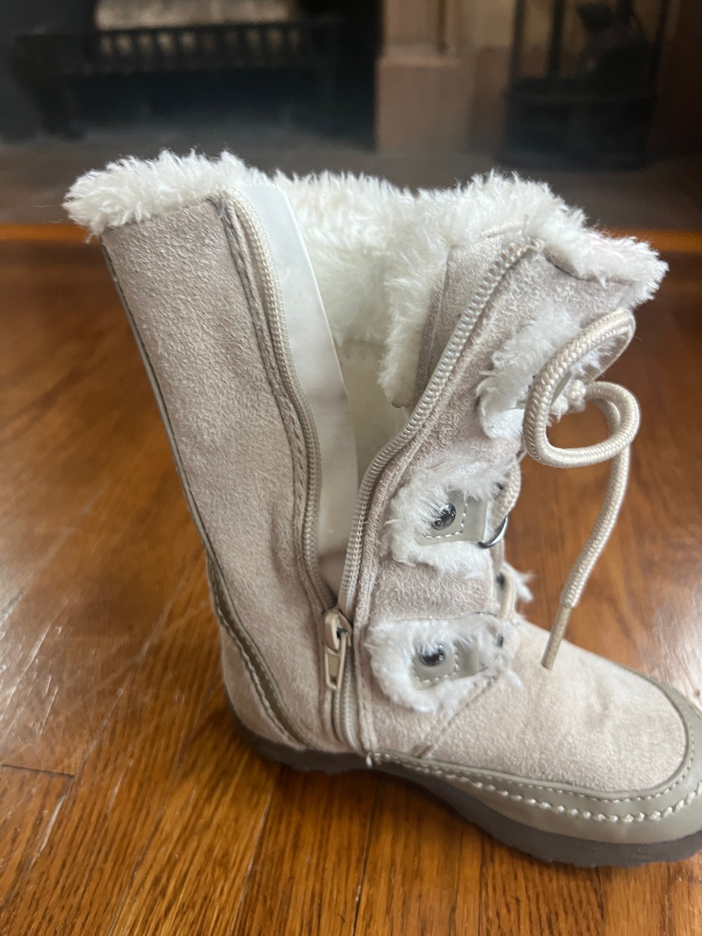 Girls size 9 side zip winter boots GUC PPU 45212