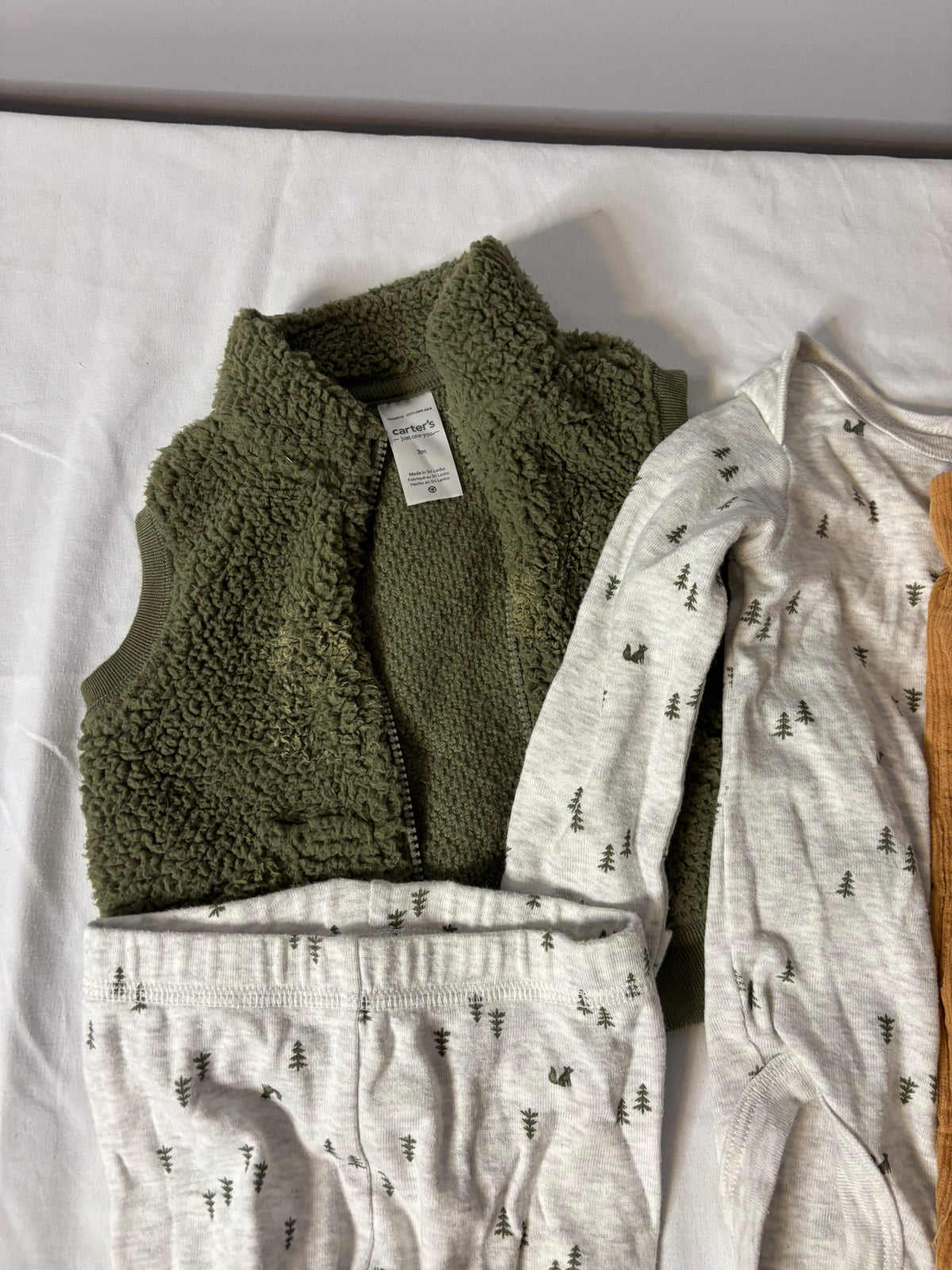 #90: 4-Piece Baby Outfit Bundle – Carter’s Size 3 Months