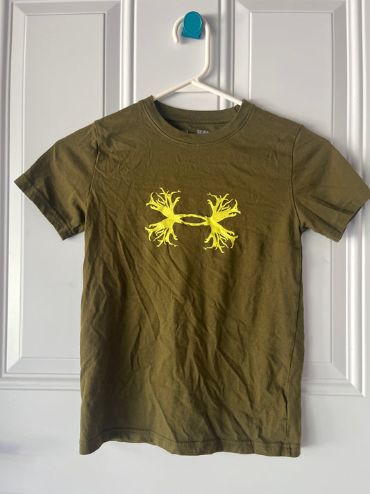 135 under Armour Antler shirt, YS, LN