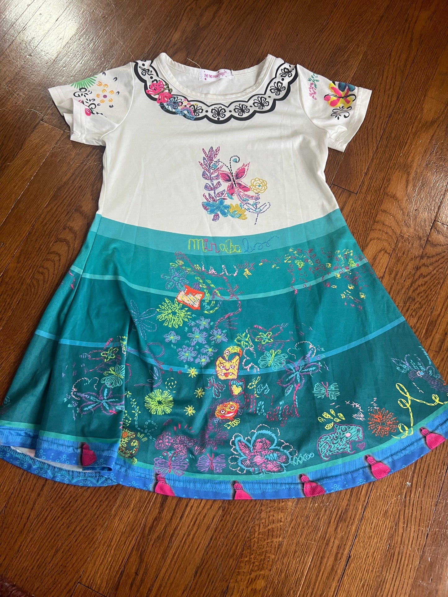 Size 4-5 mirabel dress/costume GUC PPU 45212