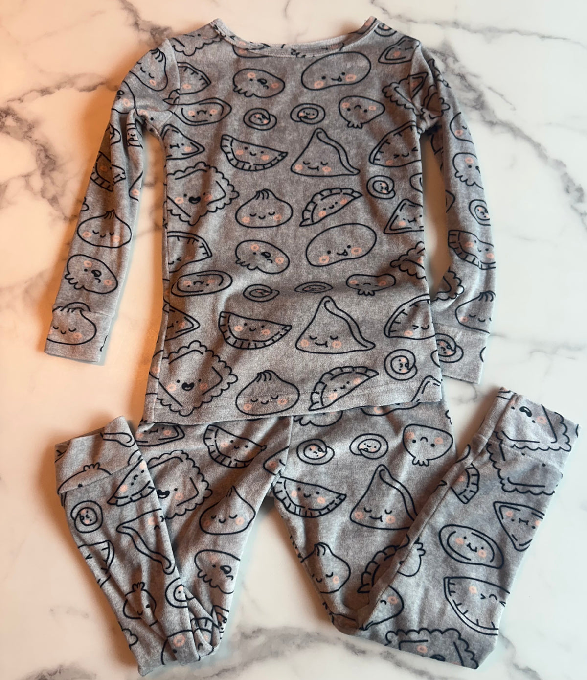 Seller #58 4T Gender Neutral Cat & Jack soft dumpling pajamas
