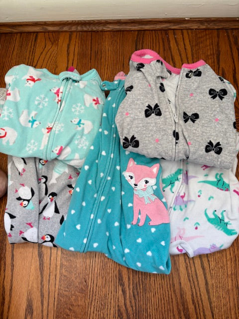 #34 Carters 2T fleece Pjs