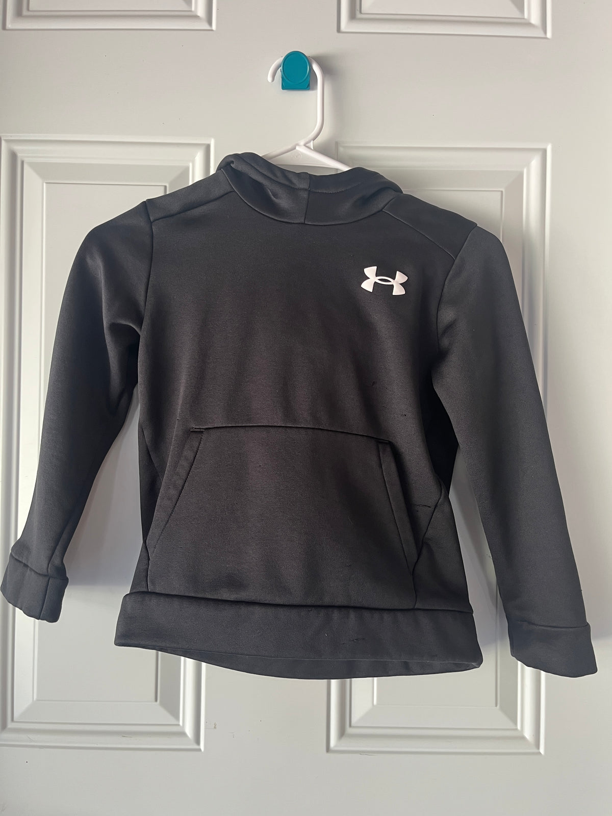 135 Under Armour, YS, hoodie, EUC
