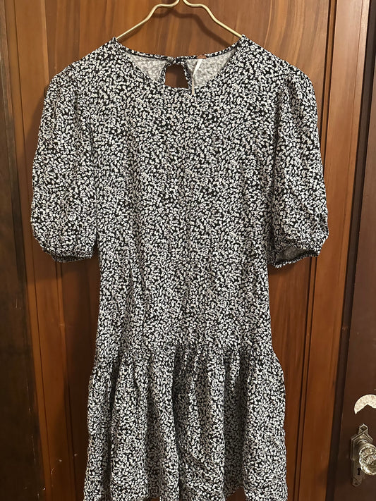 Seller #14 XS Free People Dress with Keyhole back