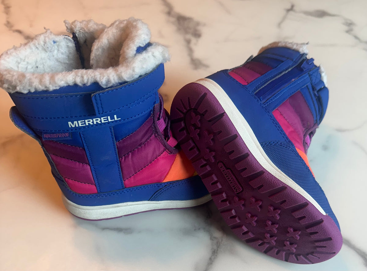 Seller #58 Girl Merrell snow boots size 9