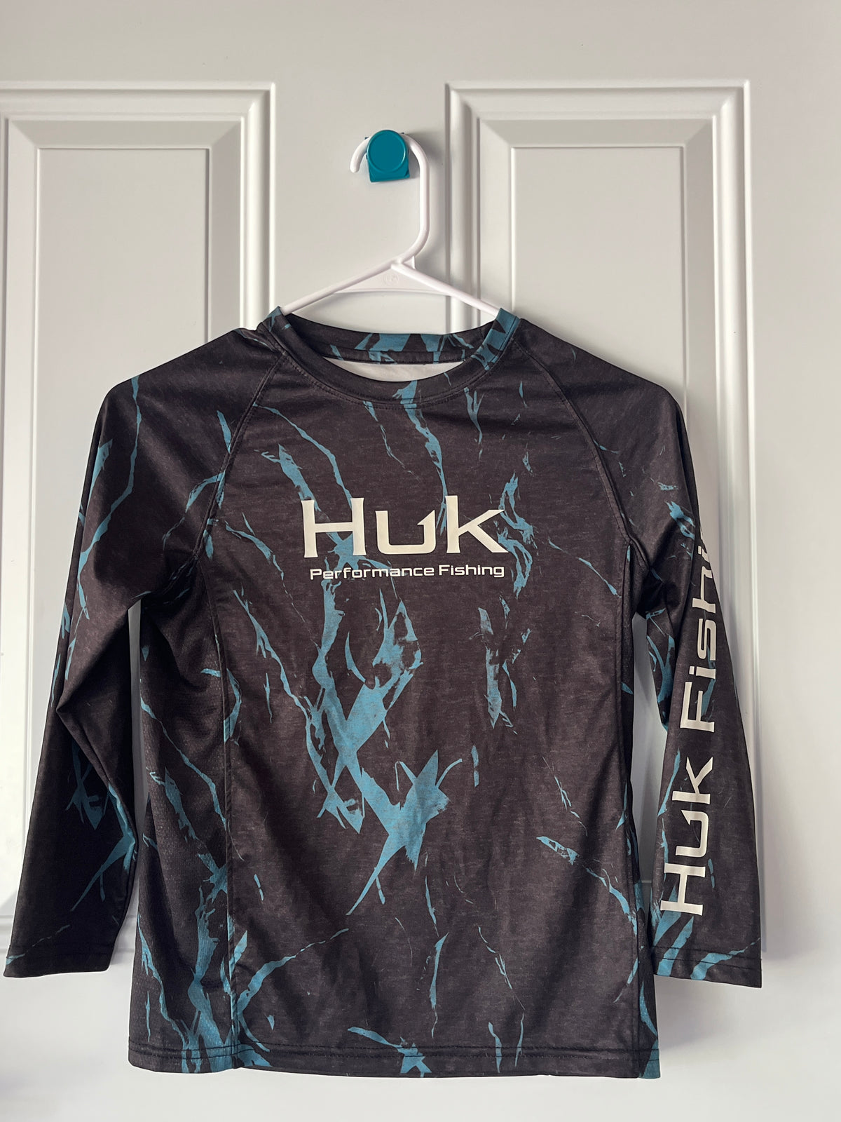 135 huk performance SPF shirt, YS, EUC