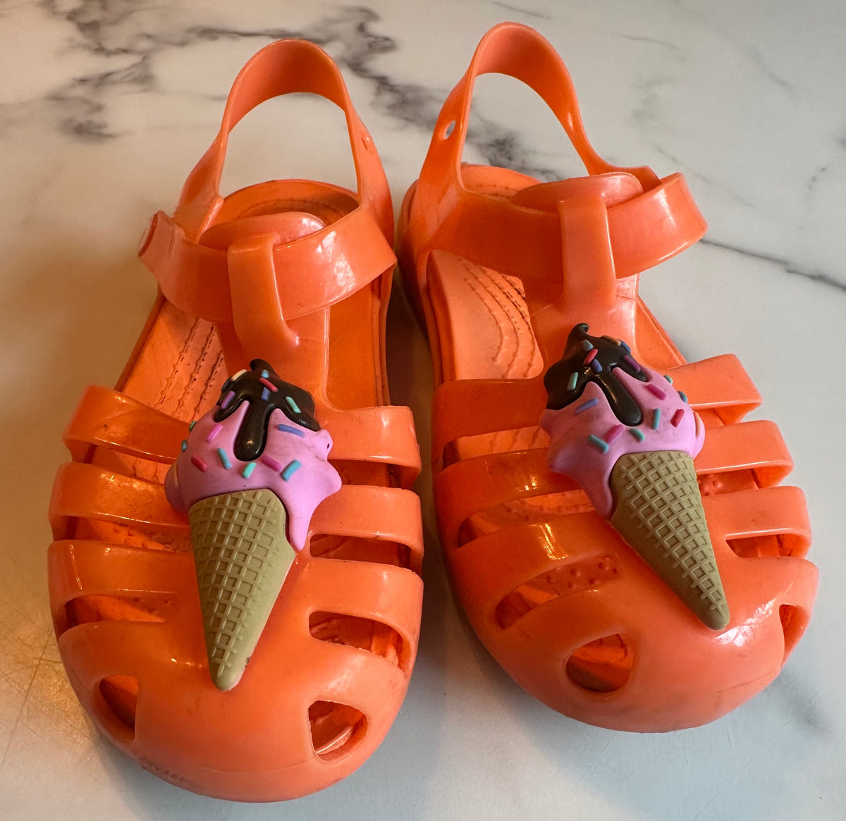 Seller #58 Girls Ice Cream Crocs size c 10