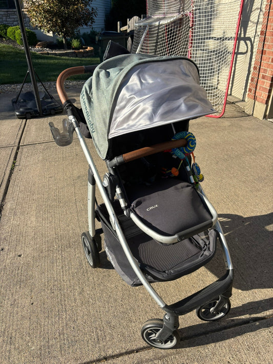 #90: UPPAbaby Cruz  Stroller with Seat Setup