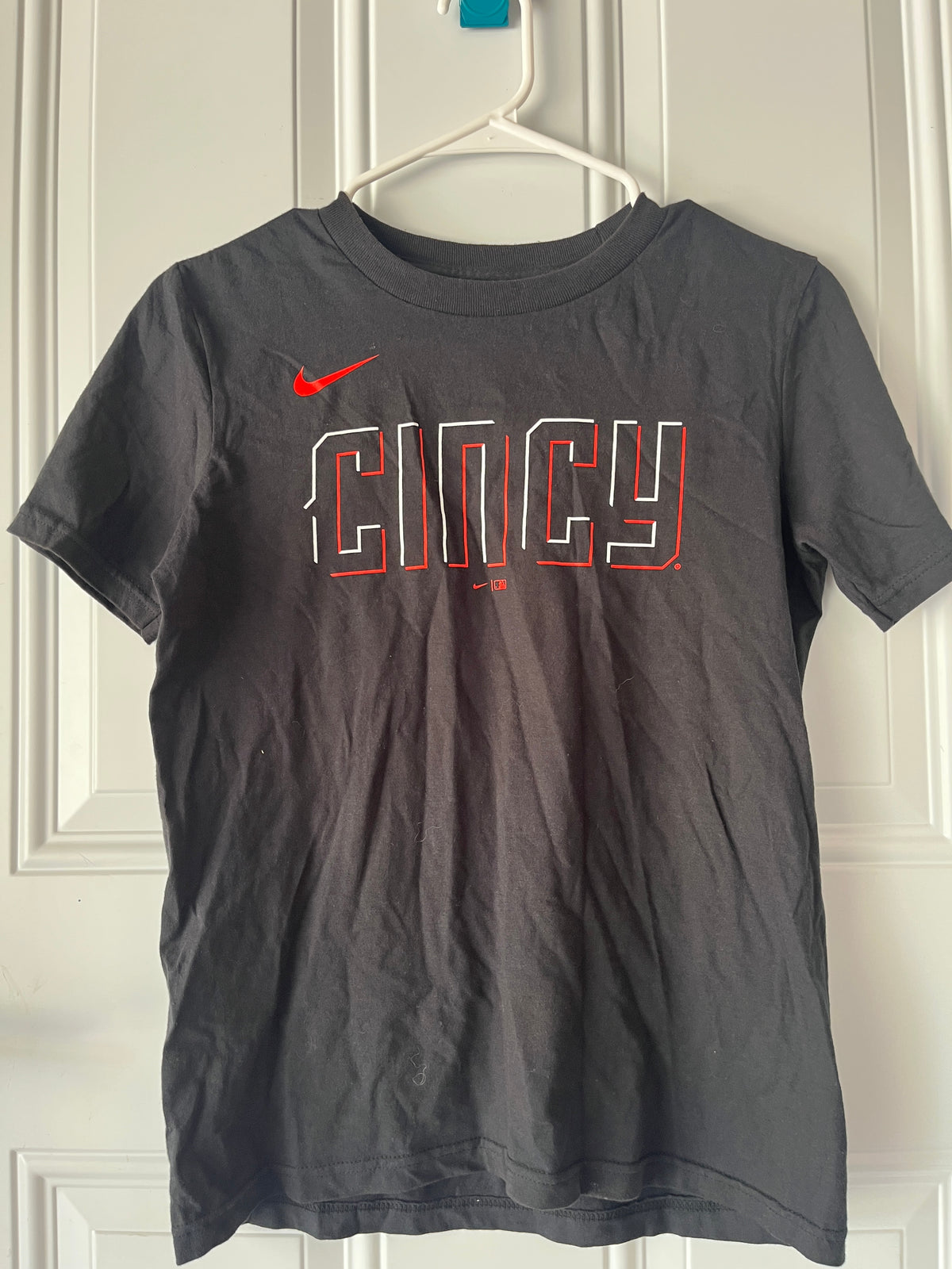 135 BNWOT, Black Joey Votto YM Reds Tshirt