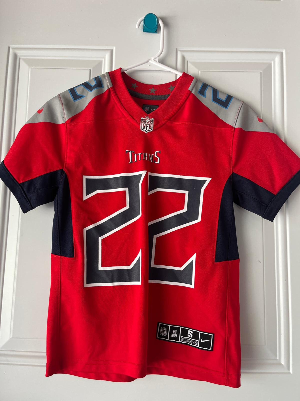 135 LN, Titans Henry jersey Size: YS