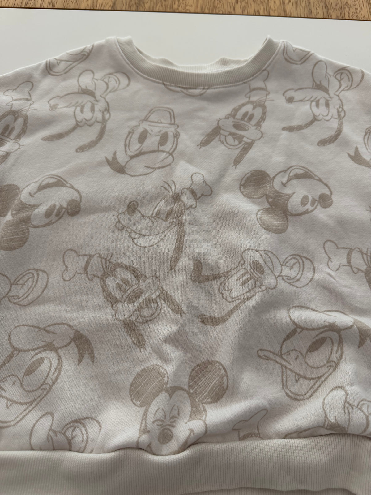 #117, Boys 5, Gap Disney beige sweatsuit, Mickey, Donald and Goofy, GUC