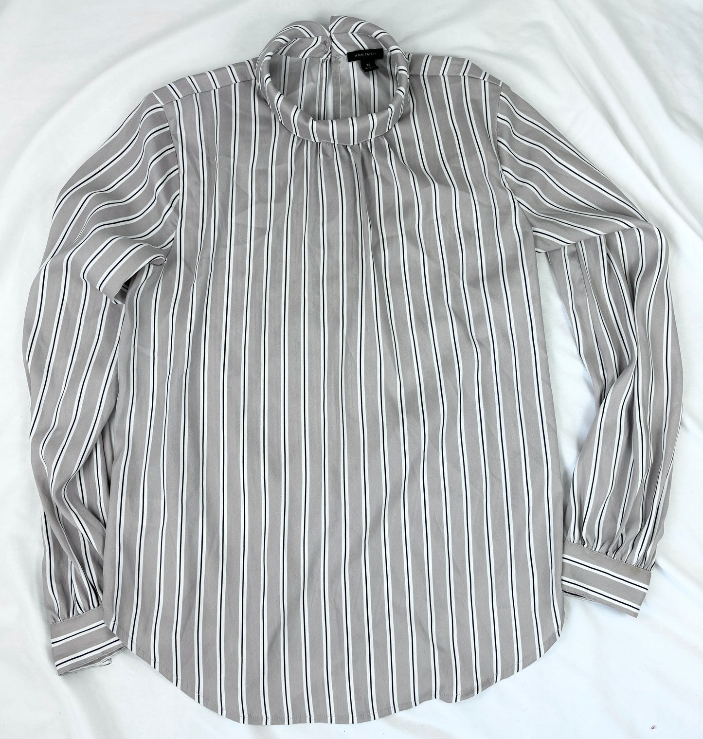 #14 Women XS Ann Taylor Stripe Blouse