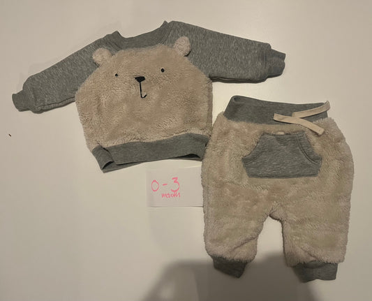 #32 Baby Gap 0-3 polar bear fleece sweatsuit  *reduced*