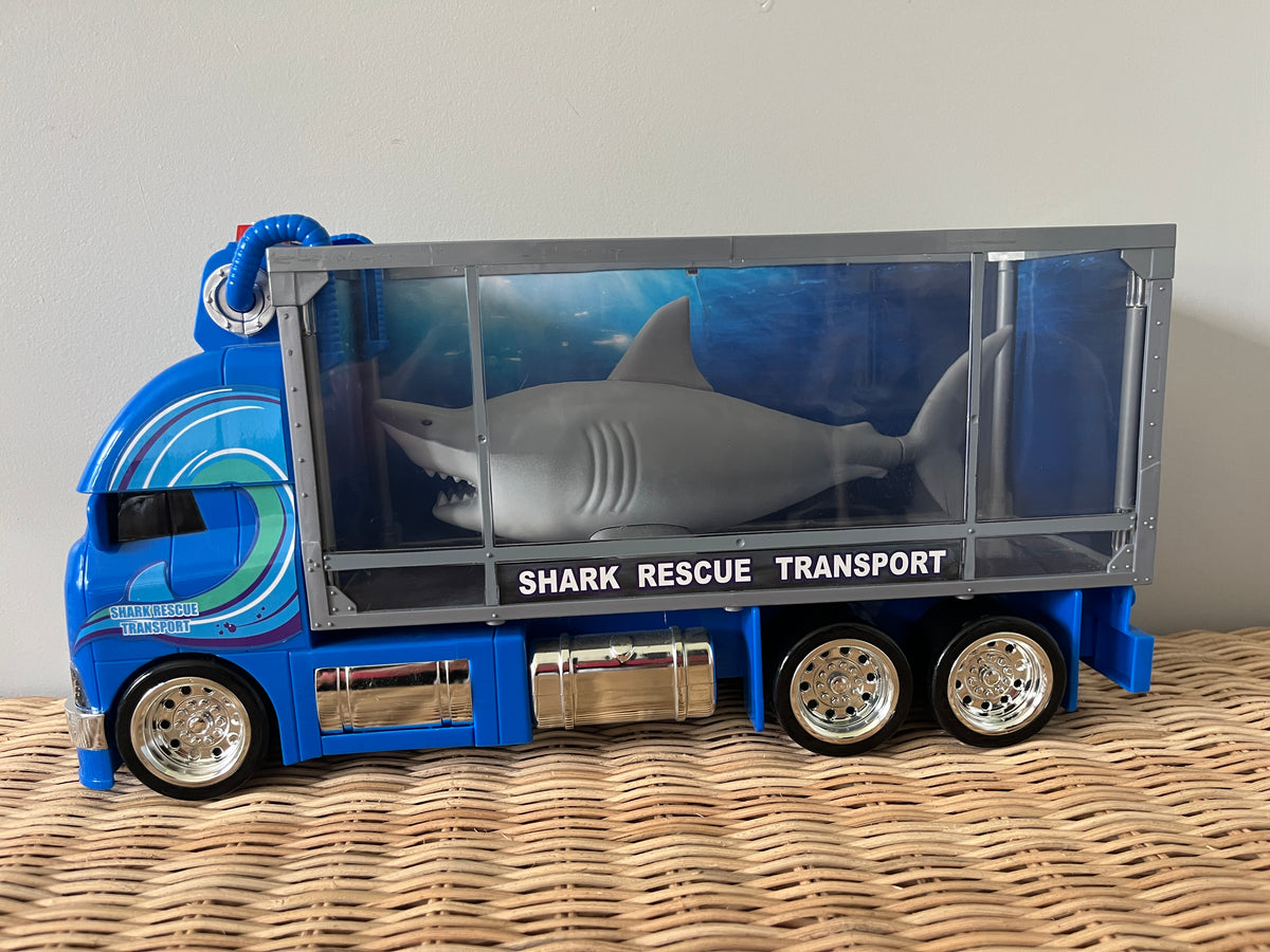 135 Animal planet boat and truck
