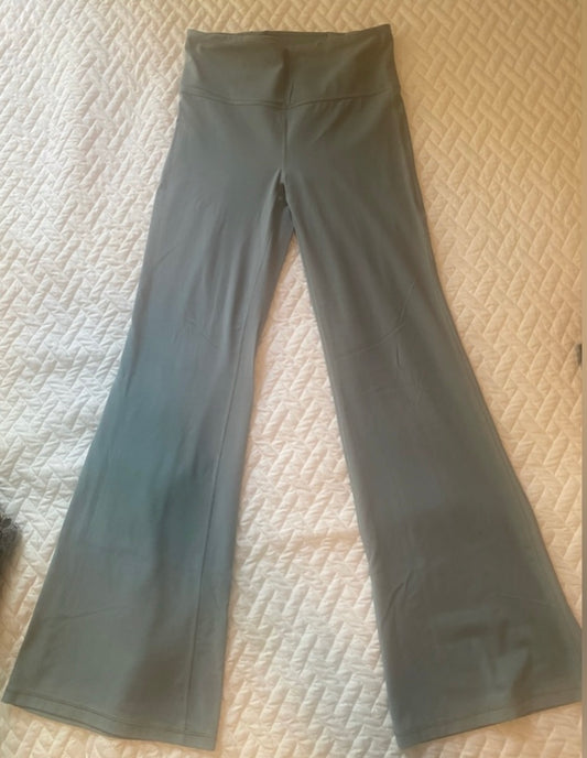 #51 Athleta Elation Flares Sz M