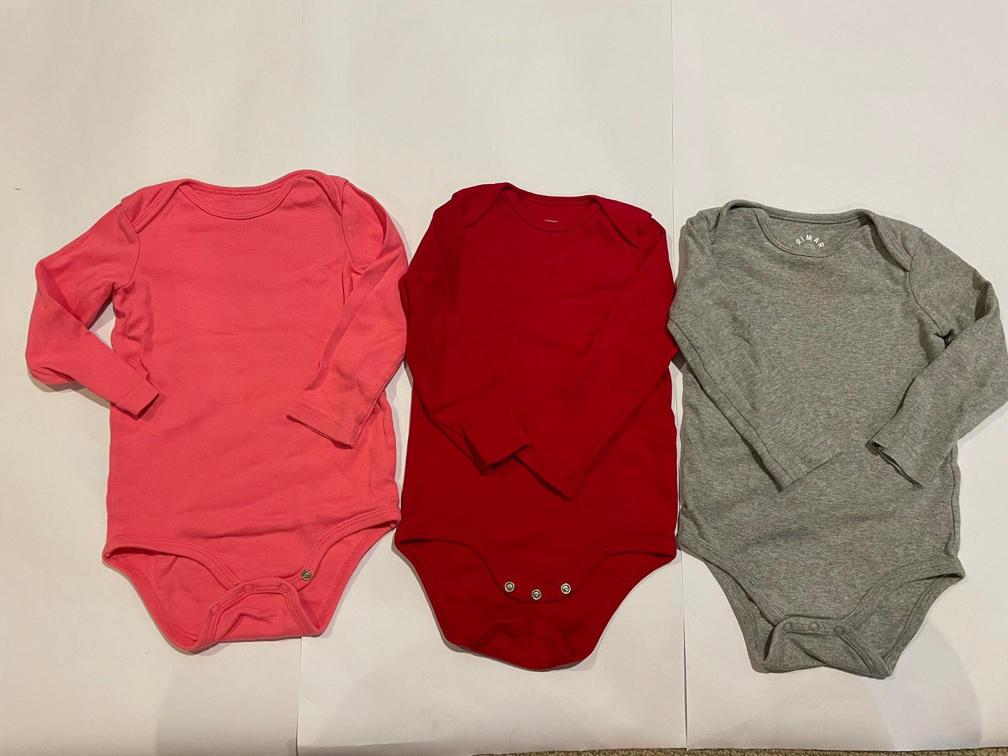 #126 Primary 12-18m Set 3 LS Bodysuits (Pink, Red, Gray) EUC