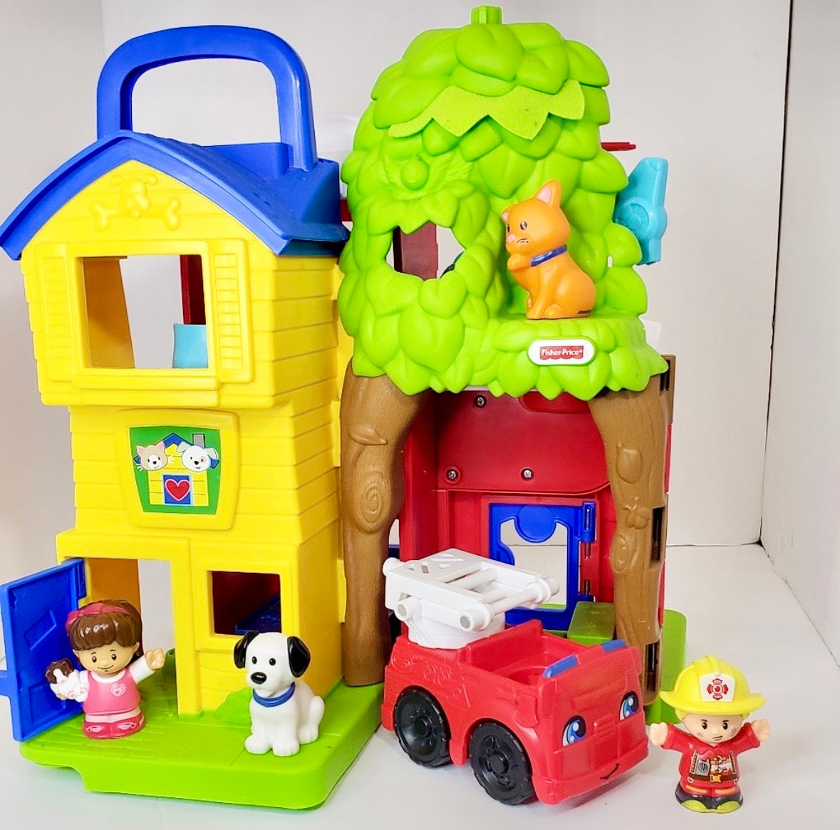 #132 - REDUCED - Fisher Price: Little People Animal Rescue Playset