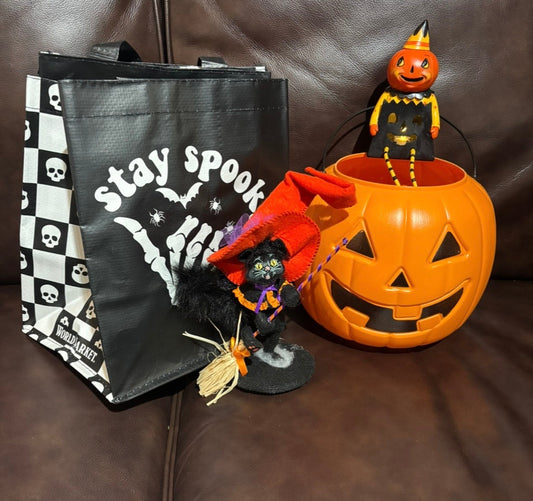 #44 Halloween decor