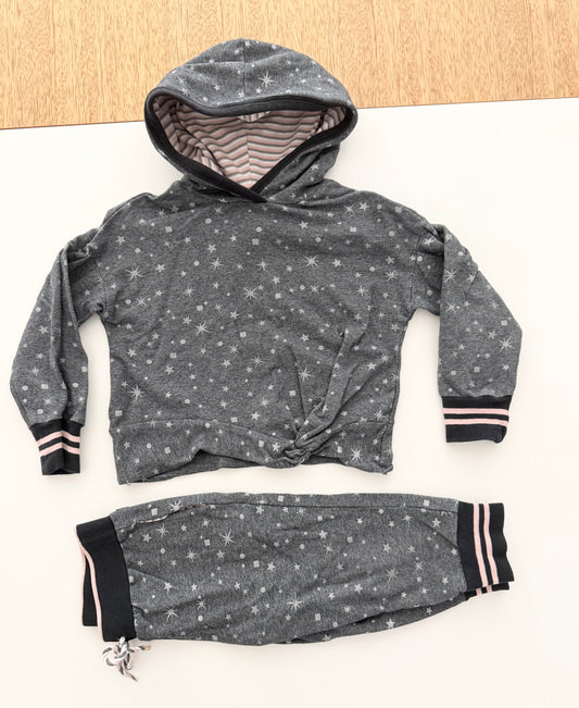 #117, Girls 2T, Matilda Jane grey star sweatsuit, VGUC