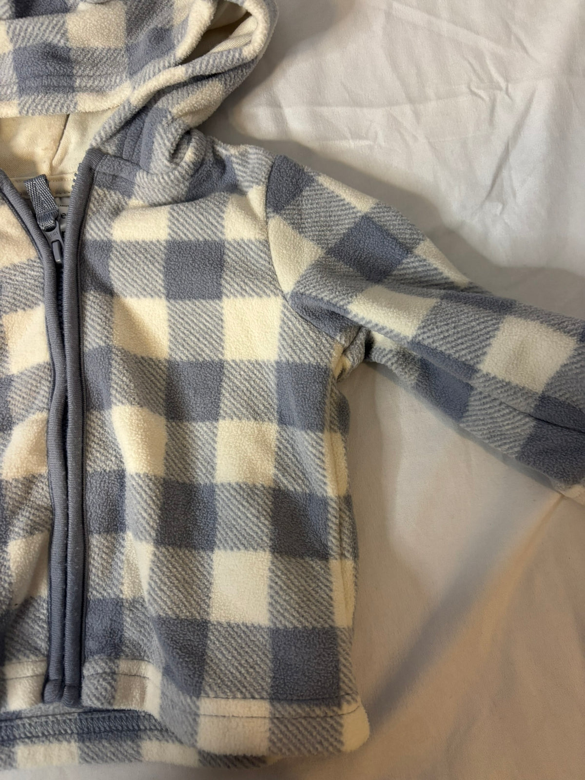 #90: Carter’s Light Weight Fleece Hoodie – 3 Months