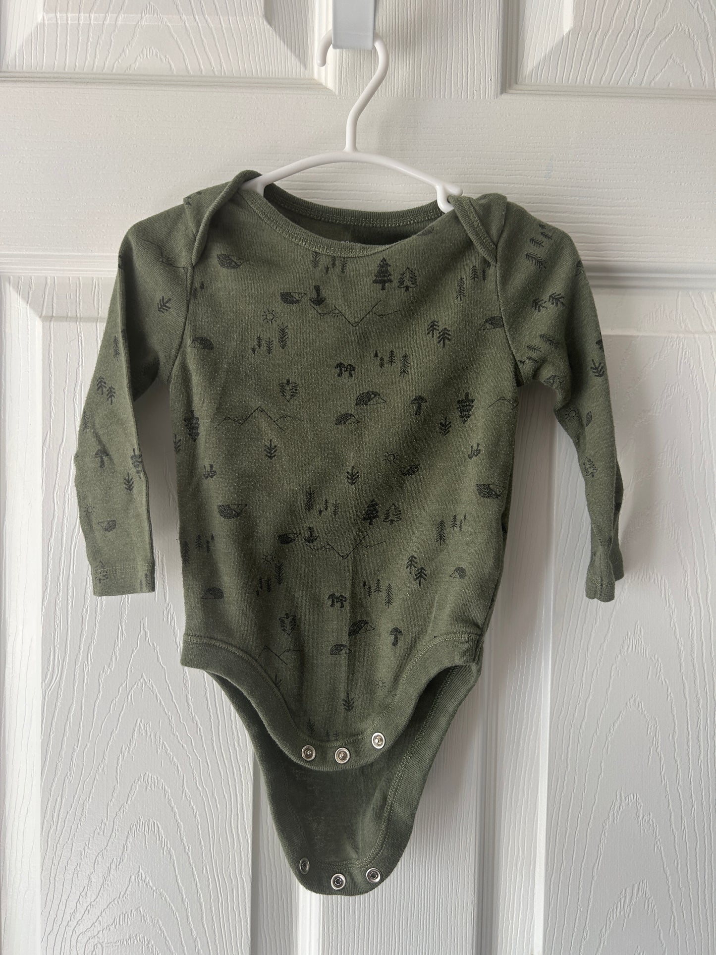 #63 Old Navy long sleeve size 6-12 months