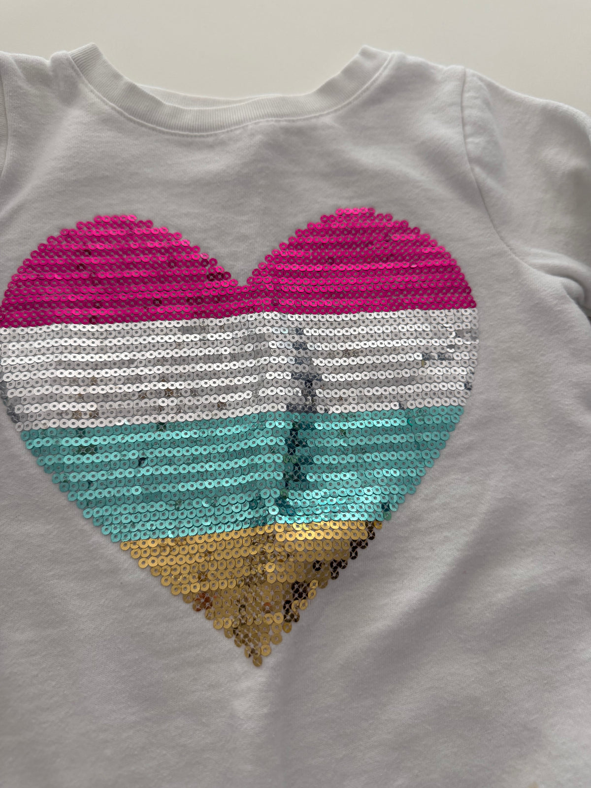 #117, Girls 5, Cat & Jack unicorn zip up hoodie & Carter’s heart sweatshirt, GUC