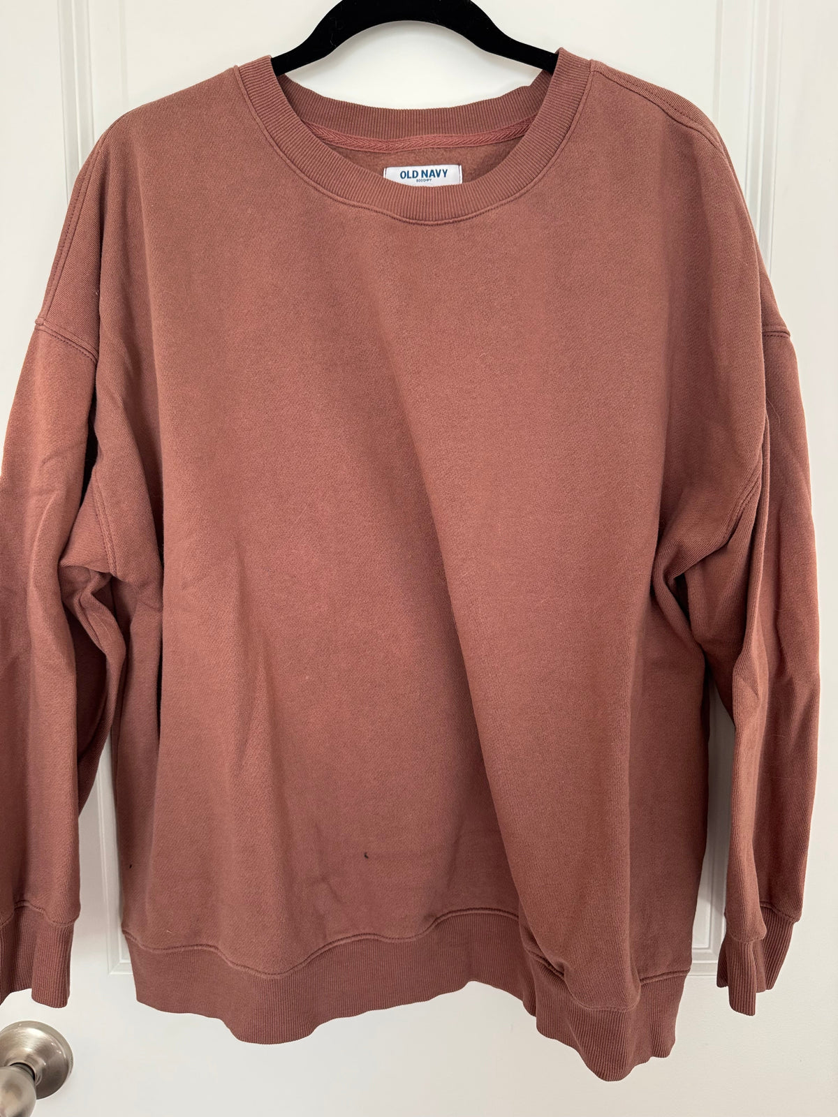 #107 Old Navy Basic Crewneck size M