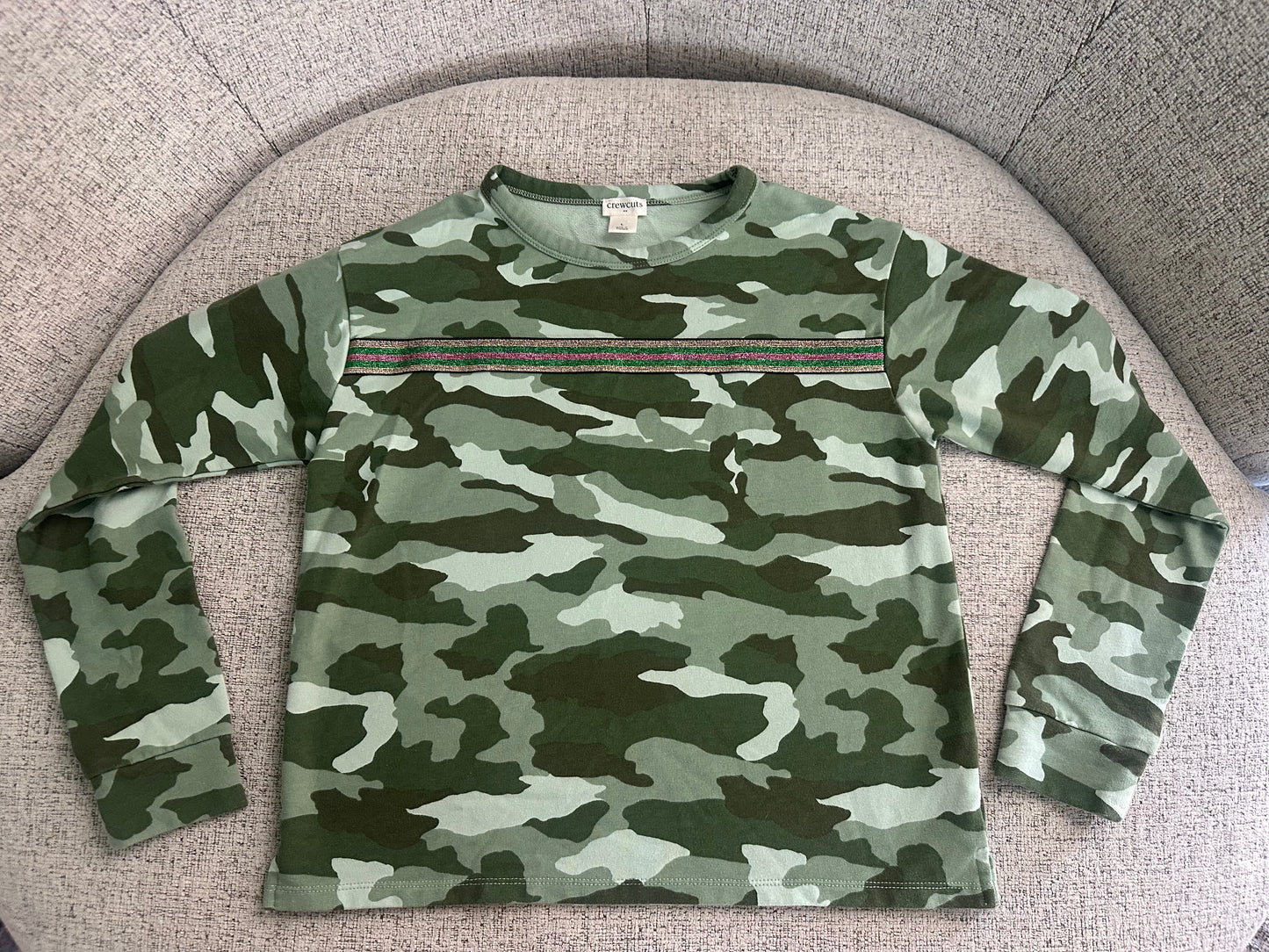 #77 EUC Girls Camo Long-Sleeve, Size Large
