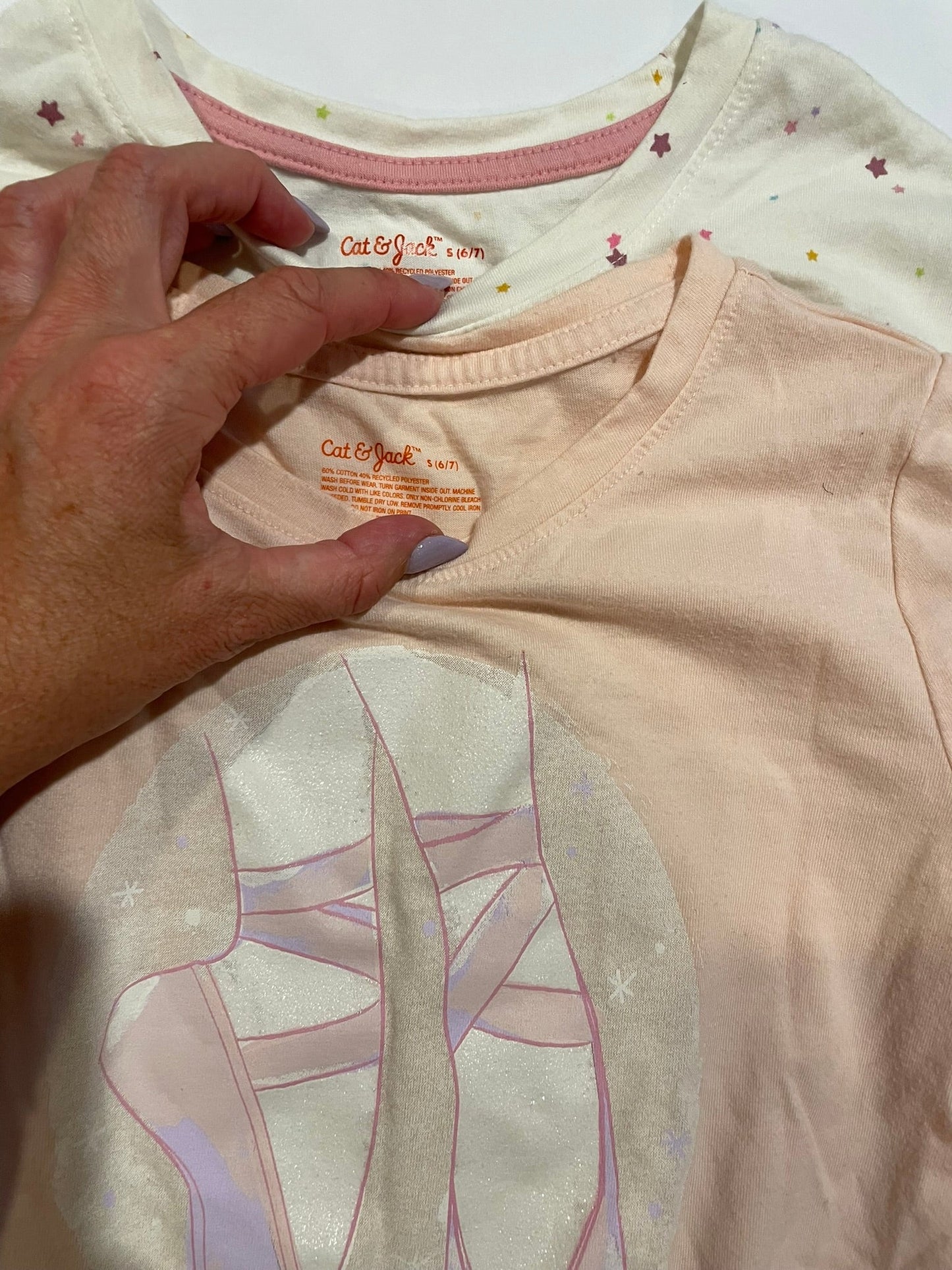 #126 Girls Cat & Jack S (6-7) Set 2 LS Shirts (Ballet Shoes & White w/ Stars) EUC