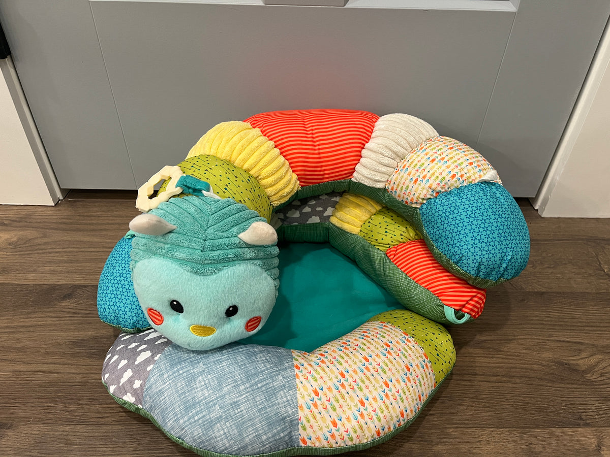 135 Infantino Prop-a-pillar, LN
